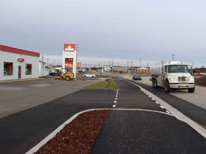 Haley Road trail looking north toward Starrs Road.